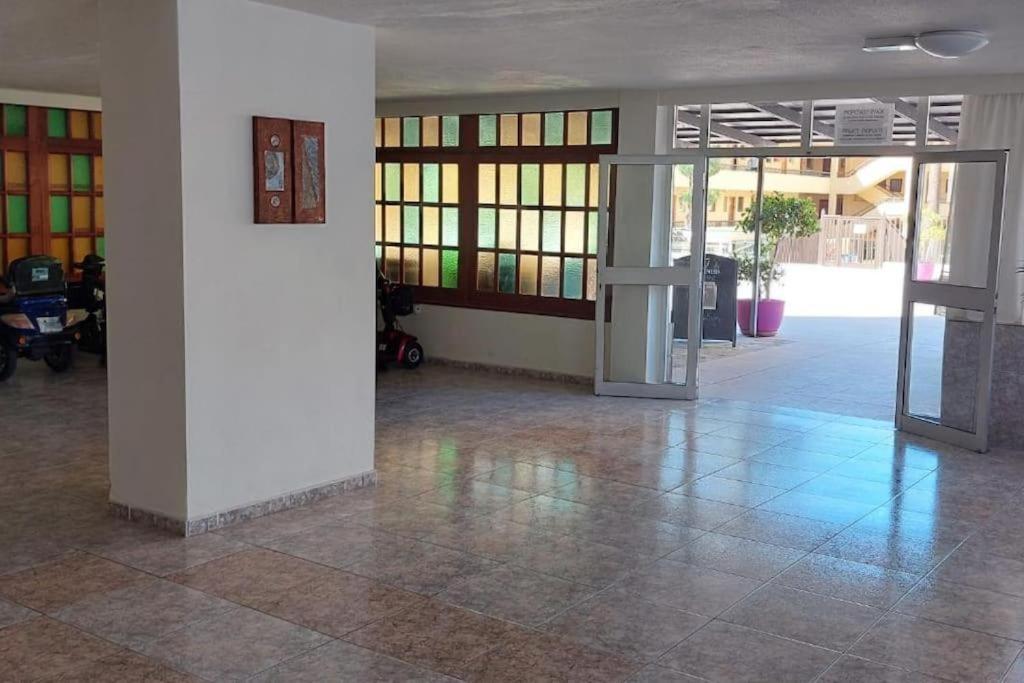 Cozy 2-Bed & Sofa-Bed Studio In Los Cristianos Лос Кристианос Екстериор снимка