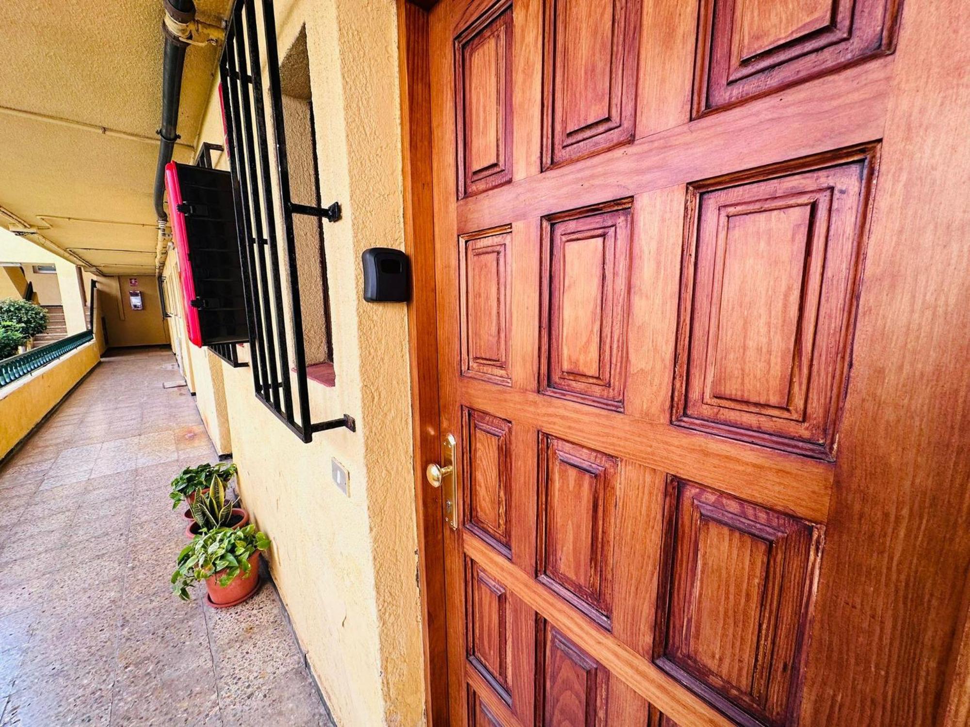 Cozy 2-Bed & Sofa-Bed Studio In Los Cristianos Лос Кристианос Екстериор снимка