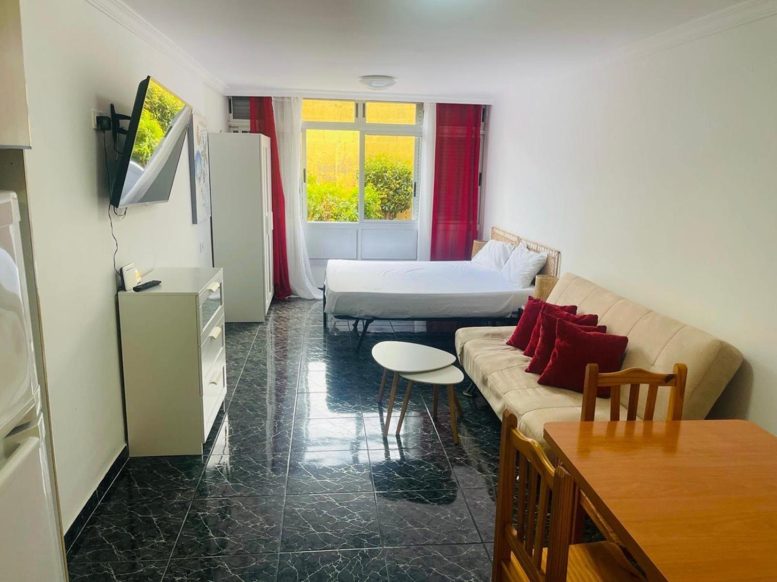 Cozy 2-Bed & Sofa-Bed Studio In Los Cristianos Лос Кристианос Екстериор снимка