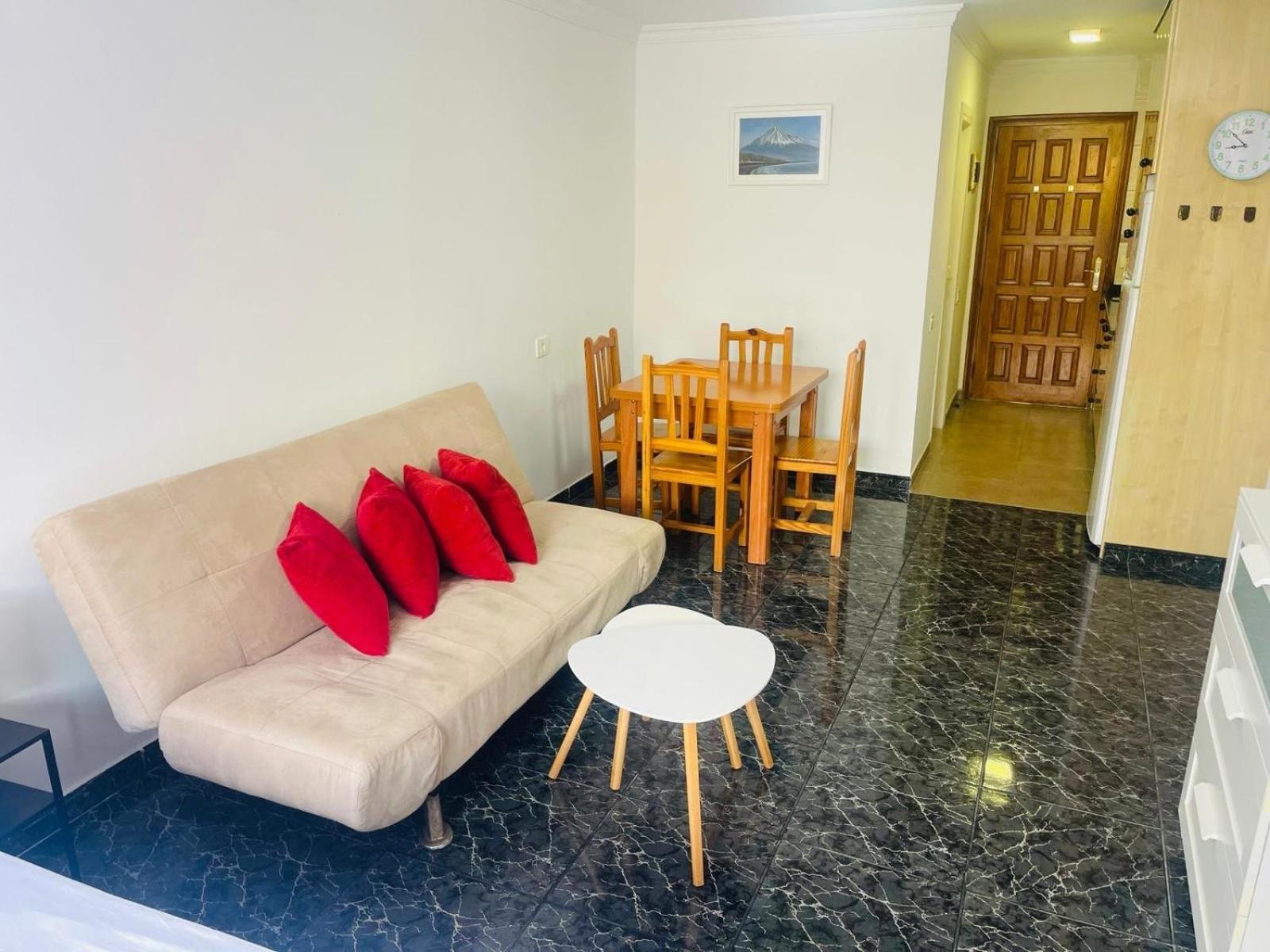 Cozy 2-Bed & Sofa-Bed Studio In Los Cristianos Лос Кристианос Екстериор снимка
