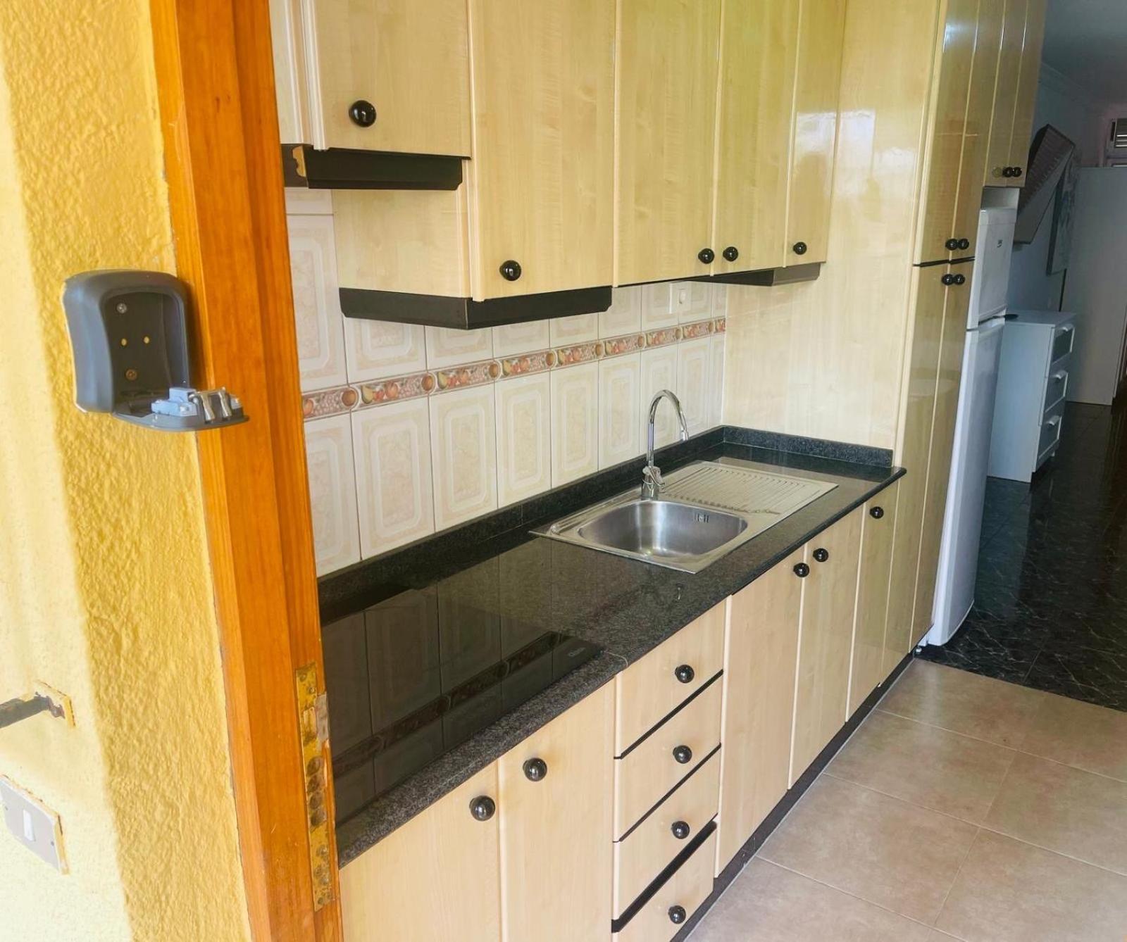 Cozy 2-Bed & Sofa-Bed Studio In Los Cristianos Лос Кристианос Екстериор снимка
