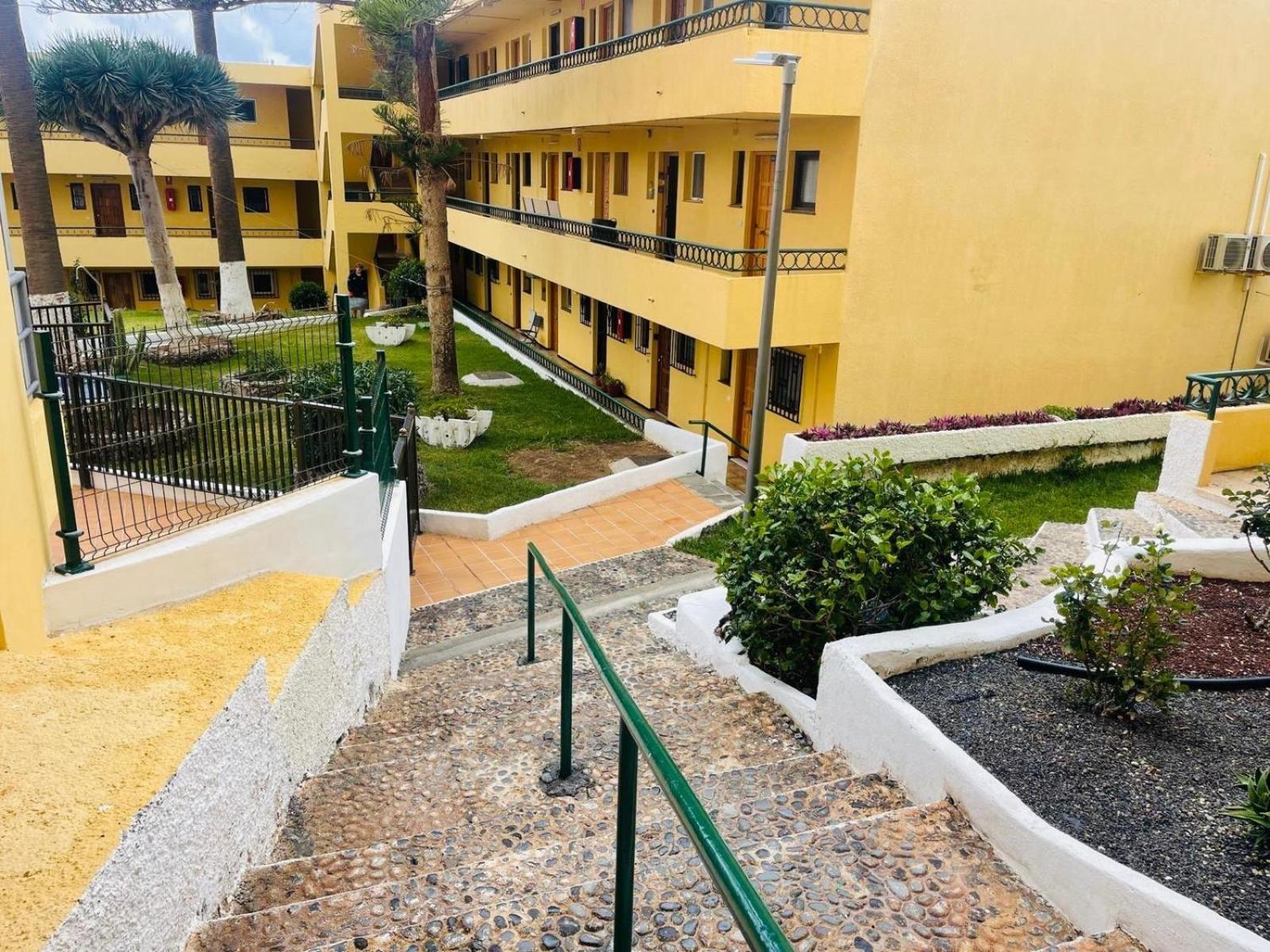 Cozy 2-Bed & Sofa-Bed Studio In Los Cristianos Лос Кристианос Екстериор снимка