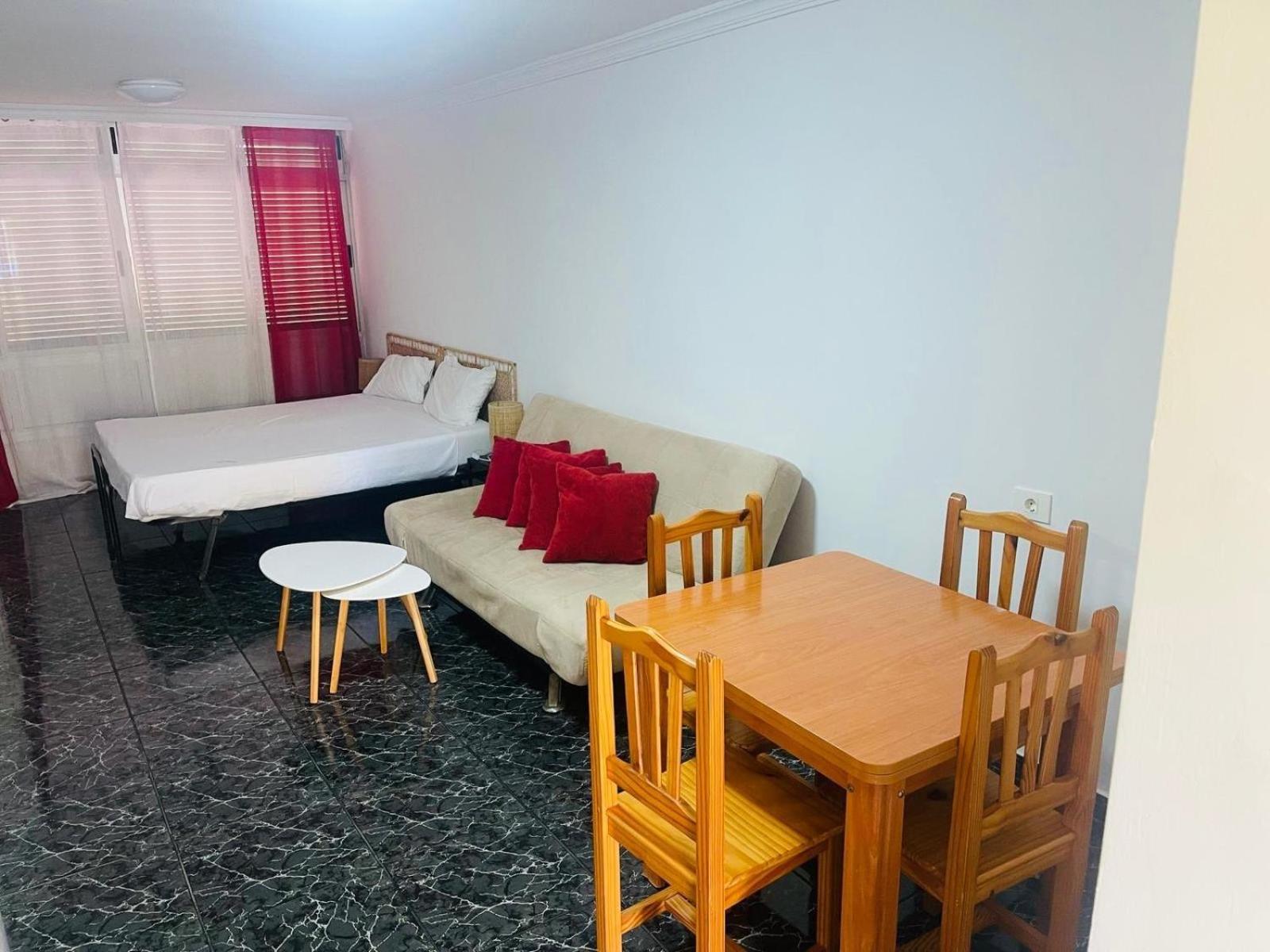 Cozy 2-Bed & Sofa-Bed Studio In Los Cristianos Лос Кристианос Екстериор снимка